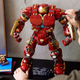 Imagen para el artículo titulado Este Iron Man es el Lego de Marvel más grande y costoso que existe